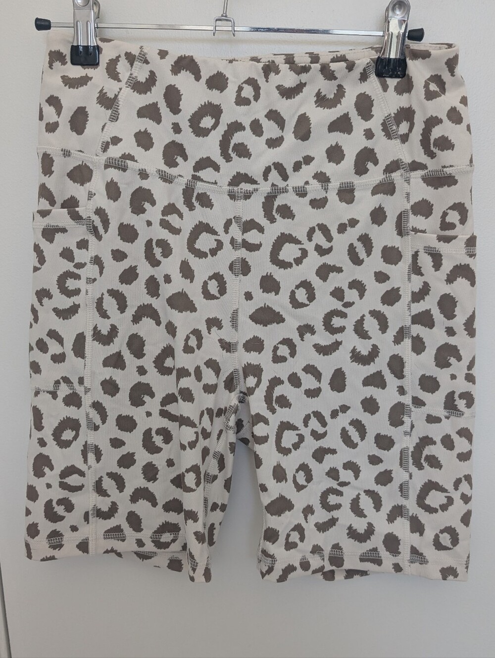 Lulu's Leopard Print Workous Set - Medium - Picture 5 of 7